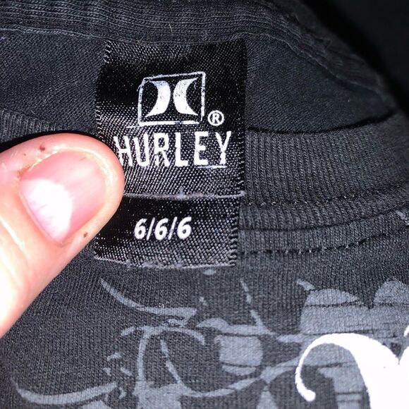 Boys Hurley graphic t-shirt size 6 - Picture 3 of 3